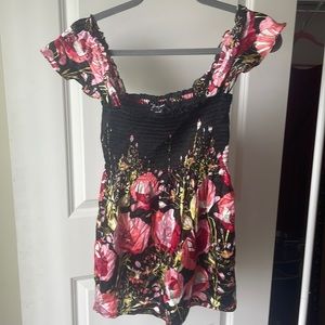 Gorgeous Silk mid 2000s Guess? top. “Samba Poppy”